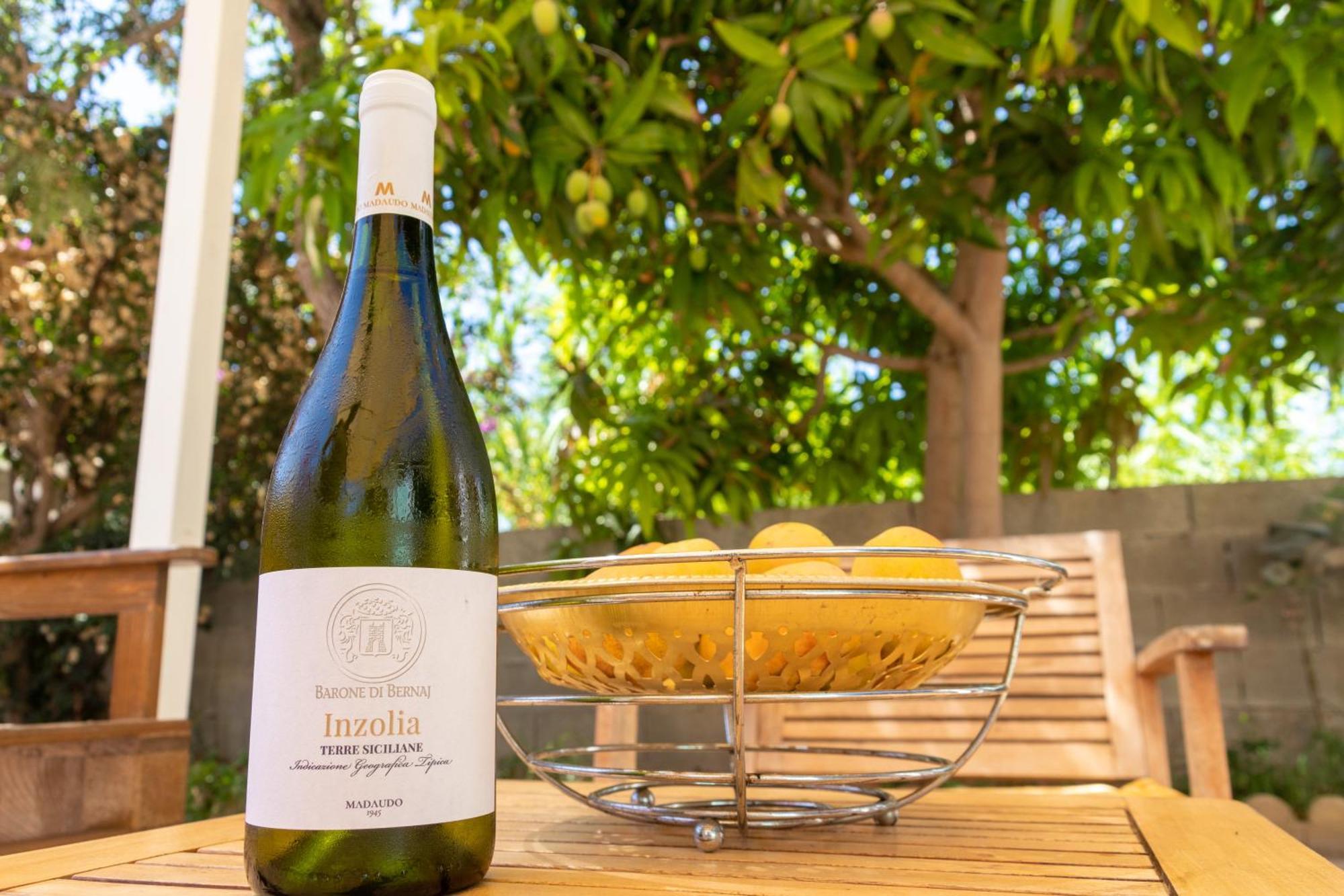 Amaris Mango Seafront Villa Granelli Kültér fotó